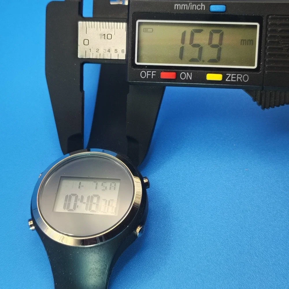 Vintage 2007 INC International Concepts 36mm Mens‎ Digital Quartz Sport Watch